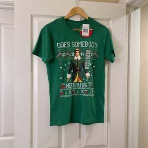 Elf Movie 'Does Somebody Need A Hug' Green Graphic T-Shirt